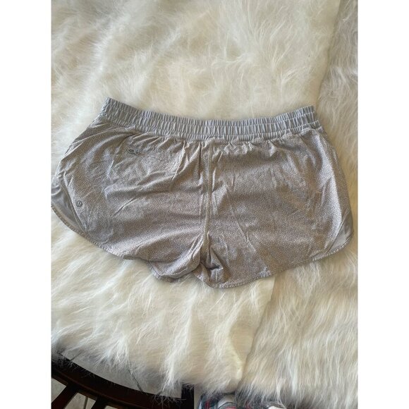 Lululemon Womens Gray Swiftly Tech Running Shorts Size M lightweight Activewear - Picture 3 of 5